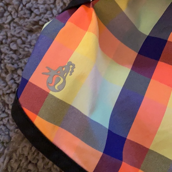 Lululemon Original “Seawheeze” Marathon Shorts - Picture 2 of 4